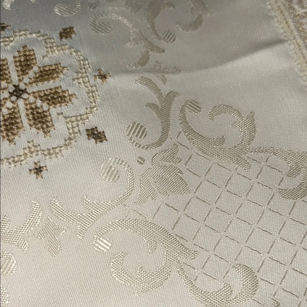 Elegant Cream Lace Table Mats or Napkins. Set of 12. 13x13 square.